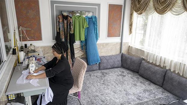 Dışarıda çalışması imkansızdı! Evini atölyeye çevirip kendi işinin patronu oldu