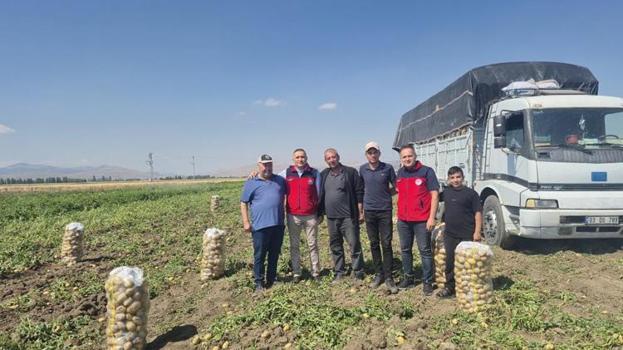 Afyonkarahisar'da hasat başladı! Türkiye'nin dört bir yanından talep görüyor!