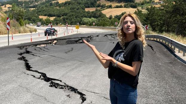Görüntüler depremi andırıyor, çukurlar ve kayma tehlike oluşturuyor