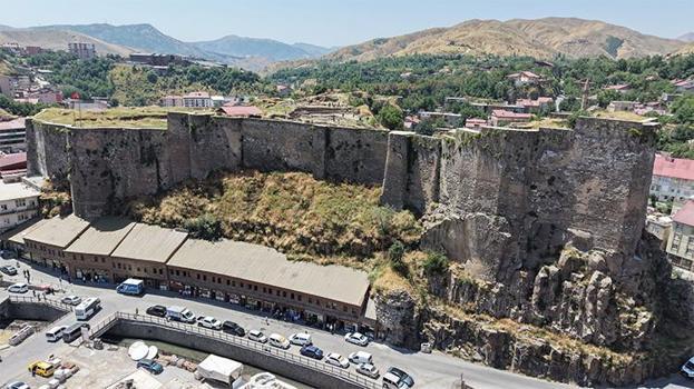 22 yıllık kazıda son aşamaya gelindi: Tarihi kale turizme açılıyor! Osmanlı dönemine ait gizli yollar ve kalıntılar gün yüzünde...