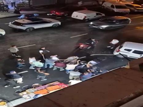 Esnaf ve zabıta Gaziosmanpaşa'da birbirine girdi: Esnaf kavgası kameraya takıldı