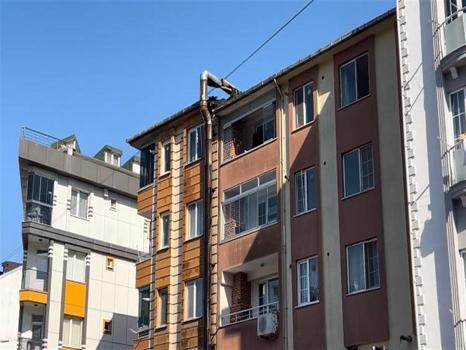 Eyüpsultan'da fırında çıkan yangın çatıya sıçradı!