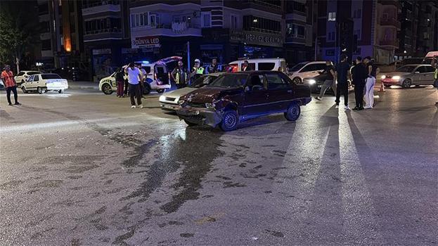 Alkollü sürücü dehşet saçtı: Kazayı görüp yardıma gelen genci darbetti
