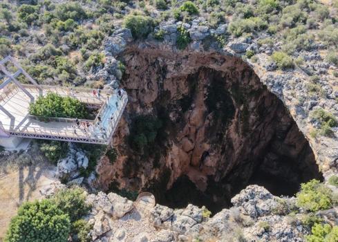 Mersin'e giden akın ediyor: 452 Basamak aşağıya inenler buzdolabı gibi diyor!