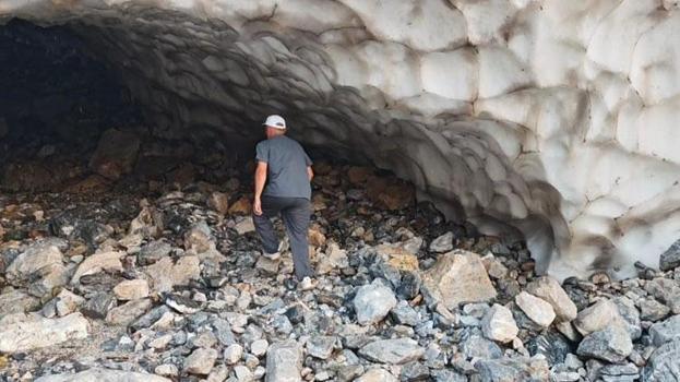 Şehir 45 derecede kavruluyor, Mereto Dağı üşütüyor