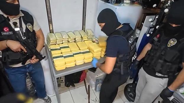 İstanbul'da zehir tacirlerine darbe! 62 kilo 900 gram uyuşturucu ele geçirildi