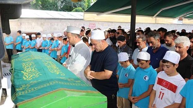 Serinlemek için göle giren 12 yaşındaki Ertuğrul can verdi!