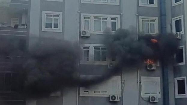 Apartmanda çıkan yangın paniğe neden oldu