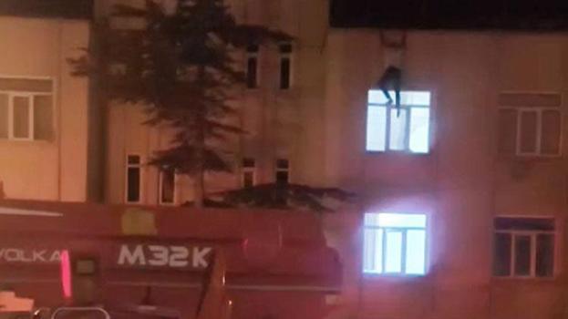 Çatıdan eve girmek istedi 3’üncü kattan düştü! Dehşet anları ortaya çıktı