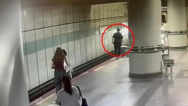 Şişli'de görme engelli vatandaşın metro raylarına düştüğü anın görüntüsü ortaya çıktı!
