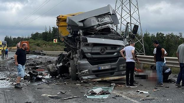Şile’de feci kaza! İki tır çarpıştı, ortalık savaş alanına döndü