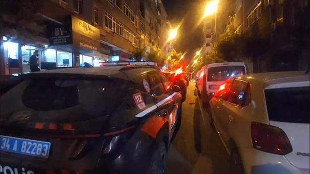 Güngören'de sokak ortasında silahlı çatışma: 2 yaralı!