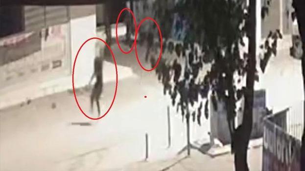 Biber gazlı ve bıçaklı cinayetin güvenlik kamerası görüntüsü ortaya çıktı