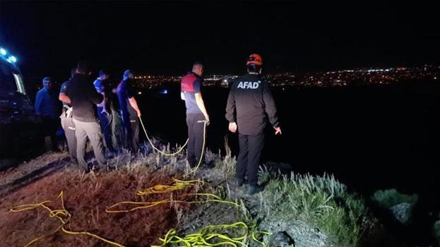 50 metre yüksekliğindeki kayalıklardan düşen şahıs hayatını kaybetti