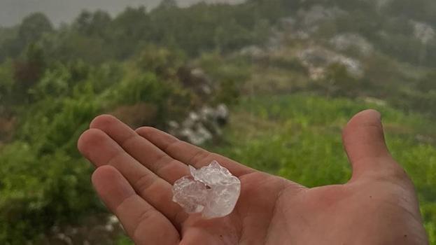 32 derece ağustos sıcağında sağanak, dolu ve fırtına