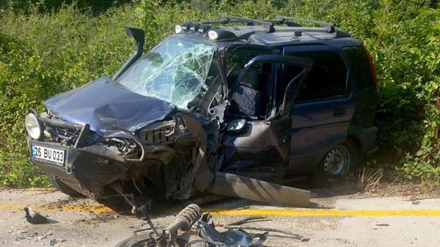 Minibüs ile hafif ticari araç çarpıştı kazada 1'i bebek 9 kişi yaralandı