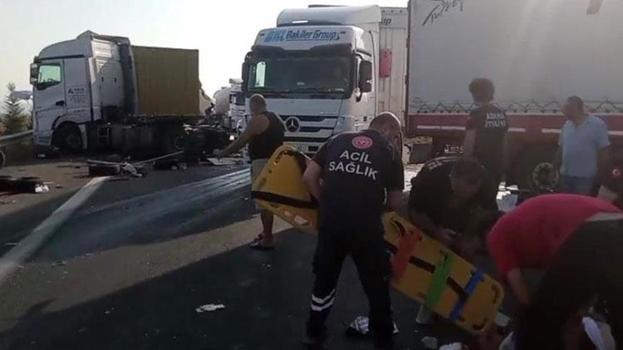 Emniyet şeridinde duran tıra başka bir tır arkadan çarptı
