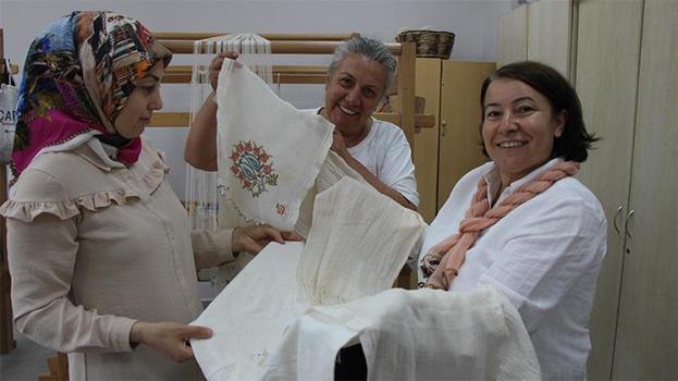 Yemek tarifi gibi dokuma! Un, su ve yumurtayla 50 yıllık gelenek canlandı