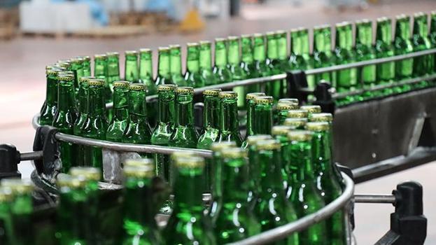 Erzincan’ın Şifalı 'Ekşi Suyu' sıcaklar bastırınca yok satmaya başladı: Saatte 10 bin adet üretiliyor!