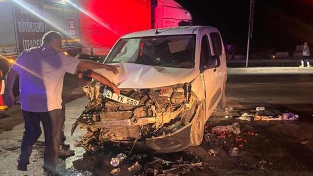 Sakarya'da meydana gelen trafik kazasında 1'i ağır, 1'i bebek, 7 kişi yaralandı