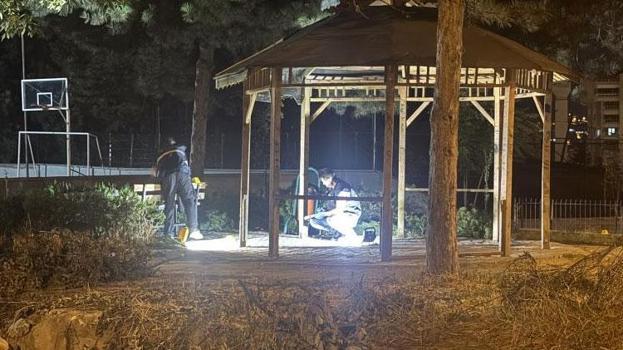 Hırka verme meselesi tartışmaya döndü: Çıkan kavgada arkadaşını 3 yerinden bıçakladı