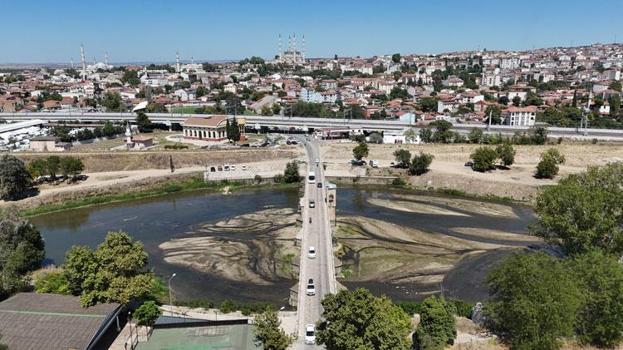 Türkiye'nin önemli tarımsal üretim merkezlerinden Edirne'de kuraklık alarmı! Tunca Nehri'nde durum kritik