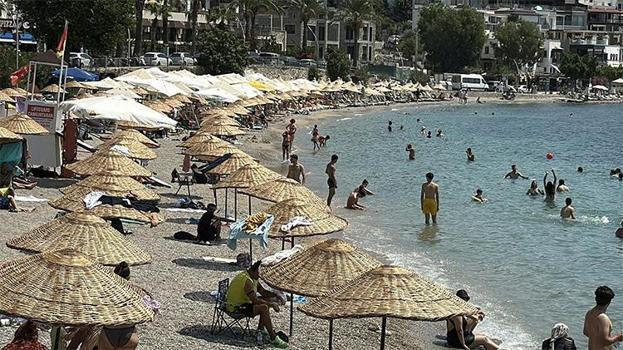 Bodrum’da termometreler 40 dereceyi aştı: Sahiller doldu taştı
