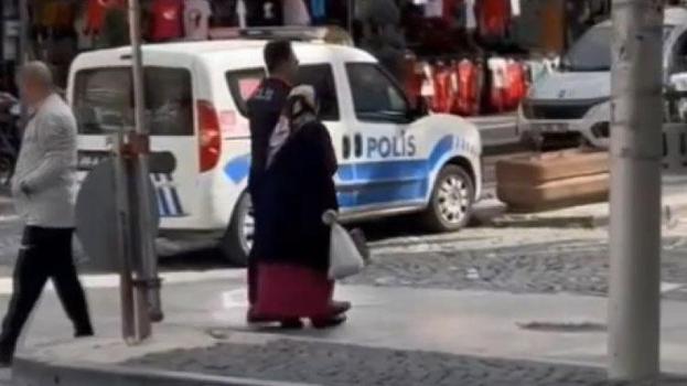 Yunus trafik polisinden yaşlı kadına örnek davranış