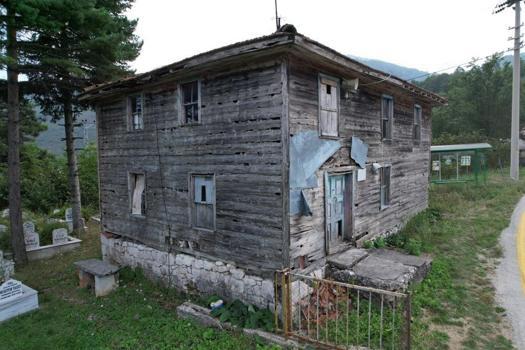 Malzemeleri öküzlerle taşındı: 78 yıldır ayakta duruyor
