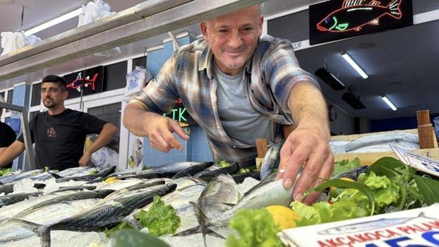 Balıkçıların yüzünü palamut bolluğu güldürdü! 100 liradan satılıyor