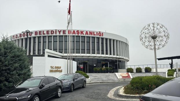 Bolu Belediyesi'ne şafak operasyonu! 22 kişiye gözaltı kararı: 'Çalışmayan araçlara milyonlar ödenmiş'