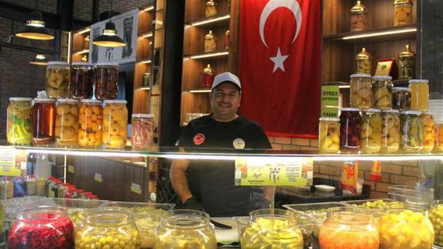Turşu sezonu başladı, yılların turşucusundan püf noktaları geldi! Kışlık konserve hazırlayacaklara ise uzmanından kritik uyarı geldi