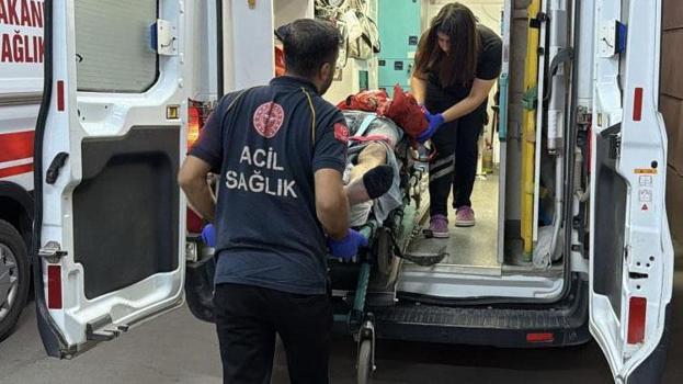 Otomobil ile motosikletin çarpışması sonucu 2 kişi yaralandı