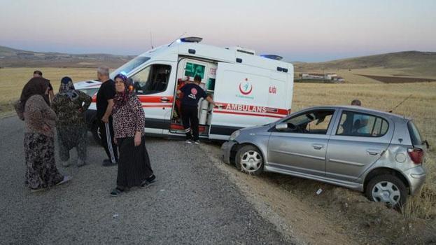 Kontrolden çıkan otomobil takla attı 4 kişi yaralandı