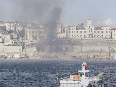 Beyoğlu'nda korkunç yangın: Her noktadan görüldü
