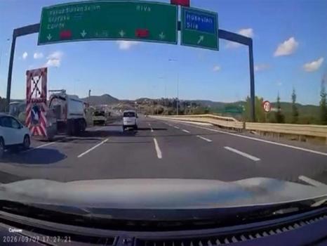 Çekmeköy'de sol şeritten kaynak yaptı: Yol işaretleme aracına çarptı