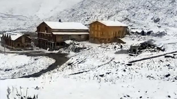 Eylül ayında kar sürprizi! Rize’de yayla kışa teslim oldu