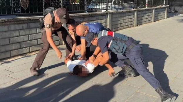 İnşaatta başlayan kavga polis merkezi önünde devam etti