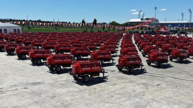 Büyükşehir’den Erzurum’a dev bir yatırım! 150 tanker muhtarlara teslim edildi