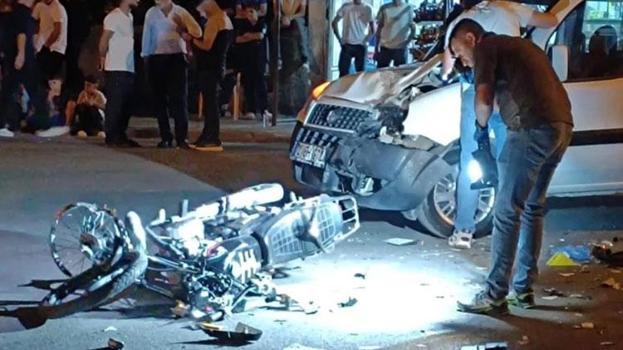 Motosiklet ile hafif ticari araç çarpıştı 1 kişi hayatını kaybetti