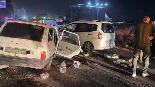 Otomobil karşı şeride geçti 1 çocuk öldü, 6 kişi yaralandı