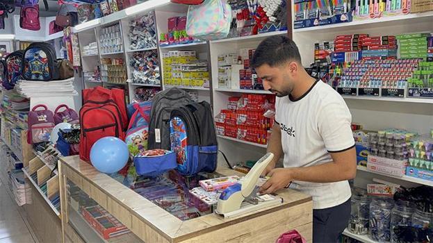 Bitlis'te 'askıda kırtasiye' uygulaması başladı! İhtiyaç sahibi öğrenciler yararlanıyor