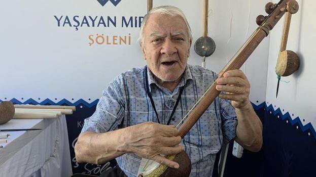 Kütahya'nın tek ustası! At kılı ve Hindistan cevizi kullanıyor: 60 yıldır tek başına üretiyor