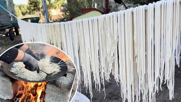 Odun ateşinde kavrulup bez torbalarda muhafaza ediliyor: Ağrı'da sabahın erken saatlerinde başlıyor!