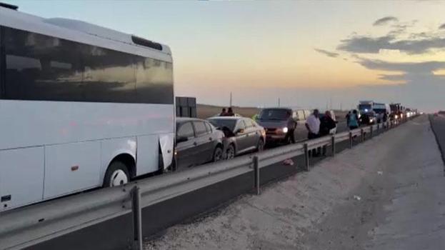 Aksaray-Konya karayolunda 7 araçlı zincirleme kazada çok sayıda yaralı var