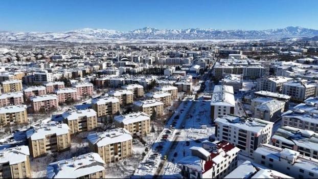 Bingöl'de üniversite ile Valilik jharekete geçti: 1200 önüm alan ekiliyor