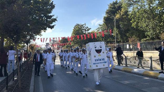 Topraktan Sofraya 3’üncü Edirne Gastronomi Festivali kortej yürüyüşü ve peynir tadımıyla başladı