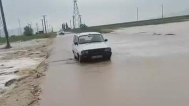 Sağanak sele neden oldu; tarım arazileri zarar gördü