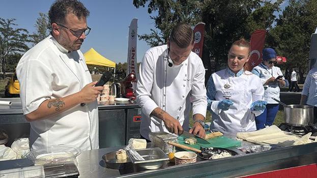 Edirne Gastronomi Festivali'nde ilginç deney: Beyaz peynirli baklava ziyaretçilerin beğenisine sunuldu!
