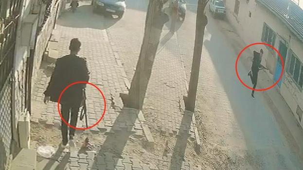 MANİSA'DA OKUL ÖNÜNDE SİLAHLI SALDIRI: Saldırgan kamerada: Elinde silahla böyle kaçtı! Kısa sürede yakalandı